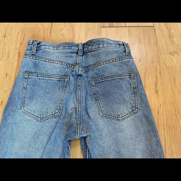 Brandy Melville John Galt light wash jeans - Picture 4 of 5